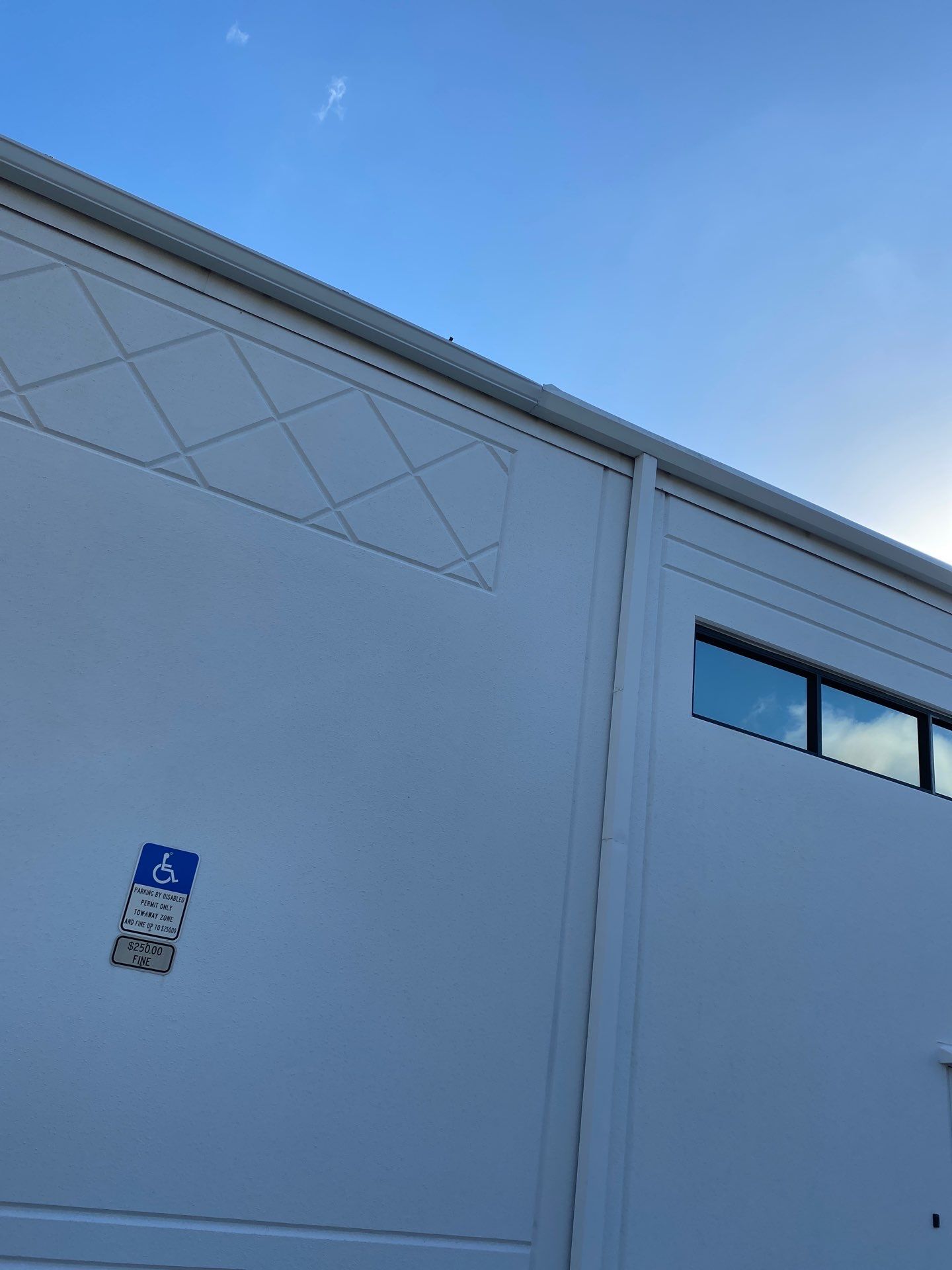 7-inch Box Seamless Gutters in Sarasota FL by Gutter Professors