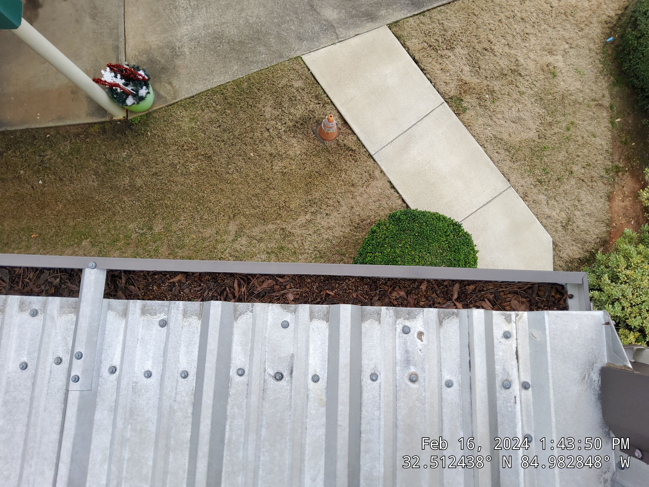 Master Clean Roof and Gutter Cleaning by iGreen Solutions