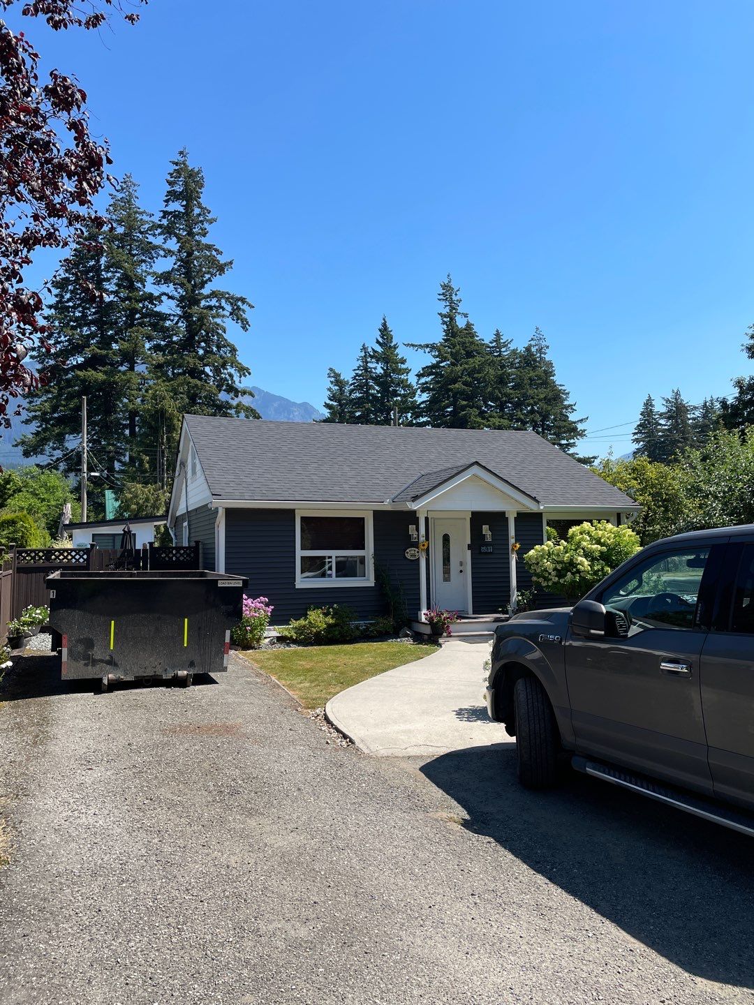 Residential Roofing Installation using OC Oakridge shingles by Top Notch Roofing Inc