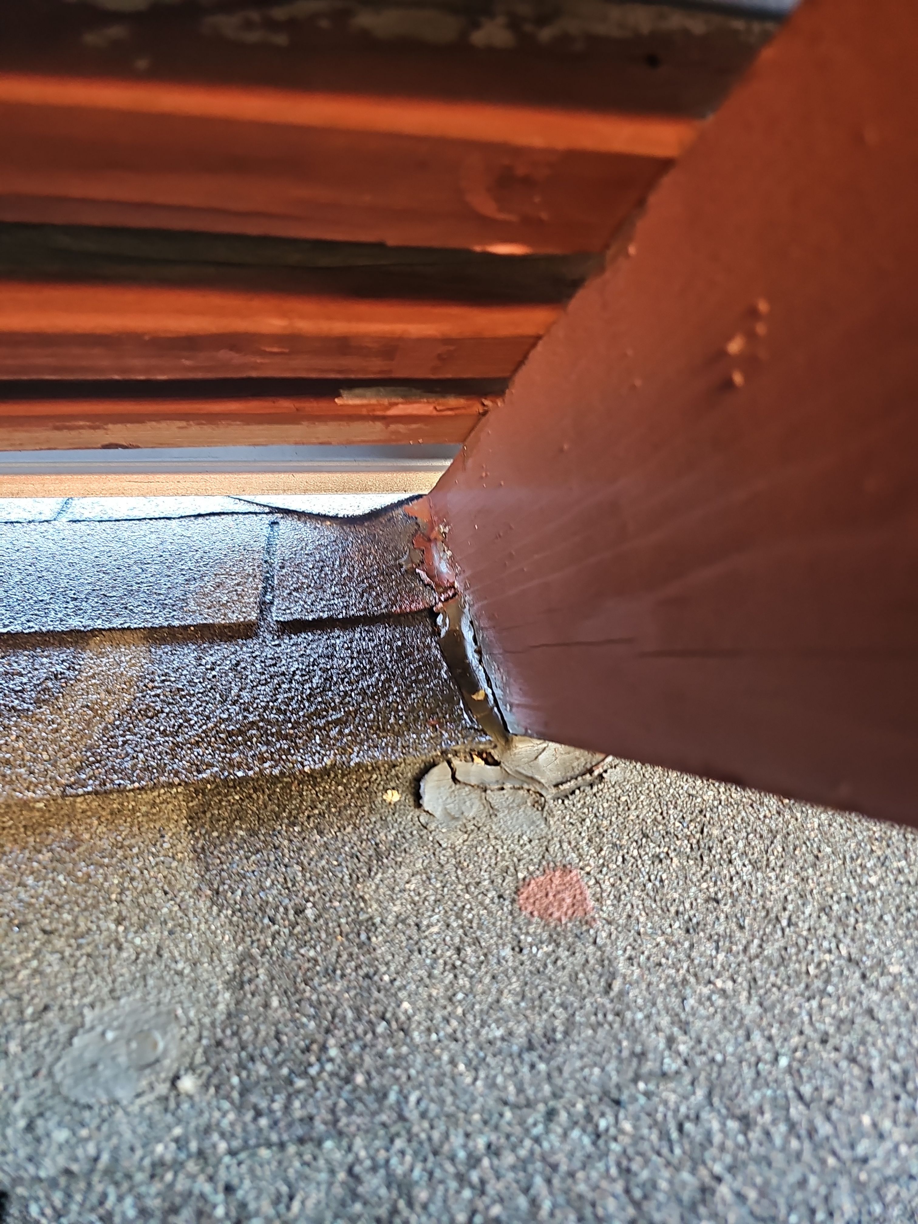 Reparación de Filtración y Flashing en Frisco, TX by road roofing llc
