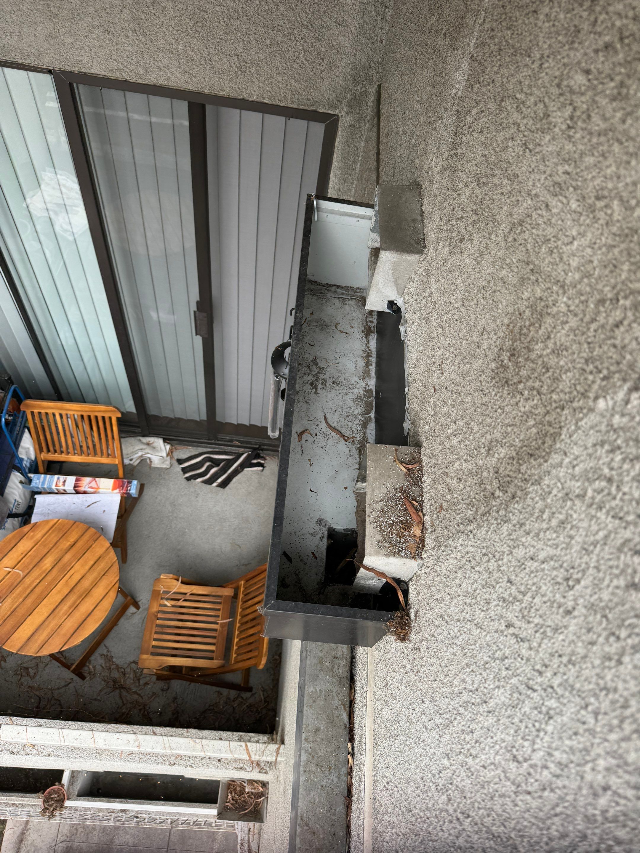 HOA gutter cleaning after photo.