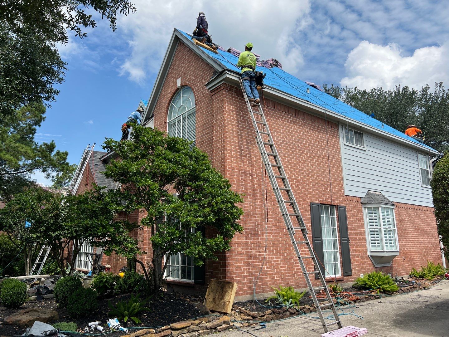 OC Duration Estate Gray by HHH Roofing & Construction
