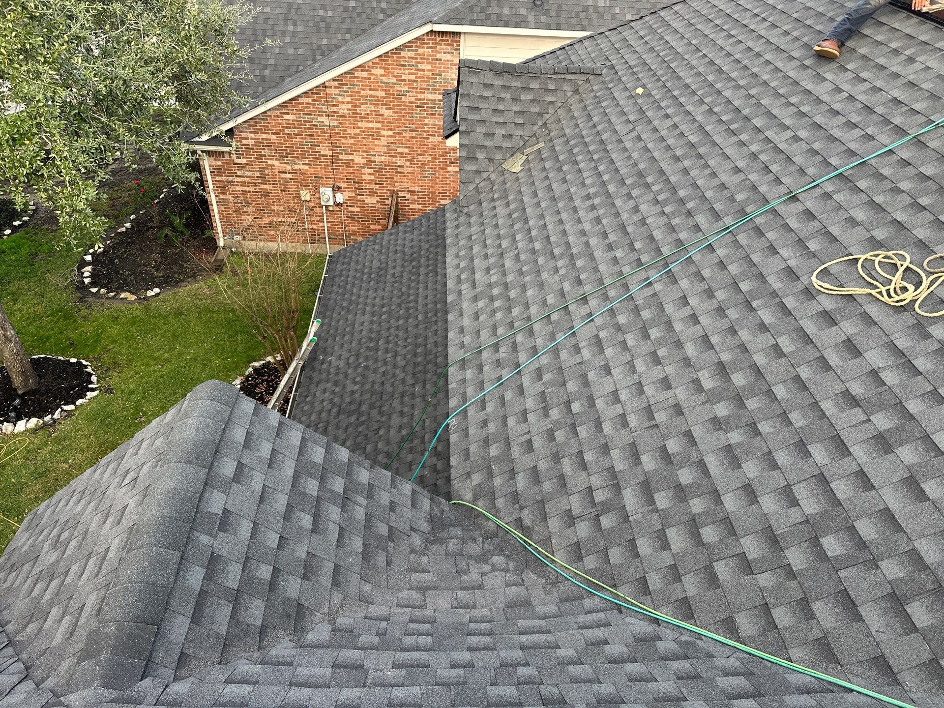 GAF HDZ CHARCOAL W/ PREMIUM RIDGE Z by Motion Roofing