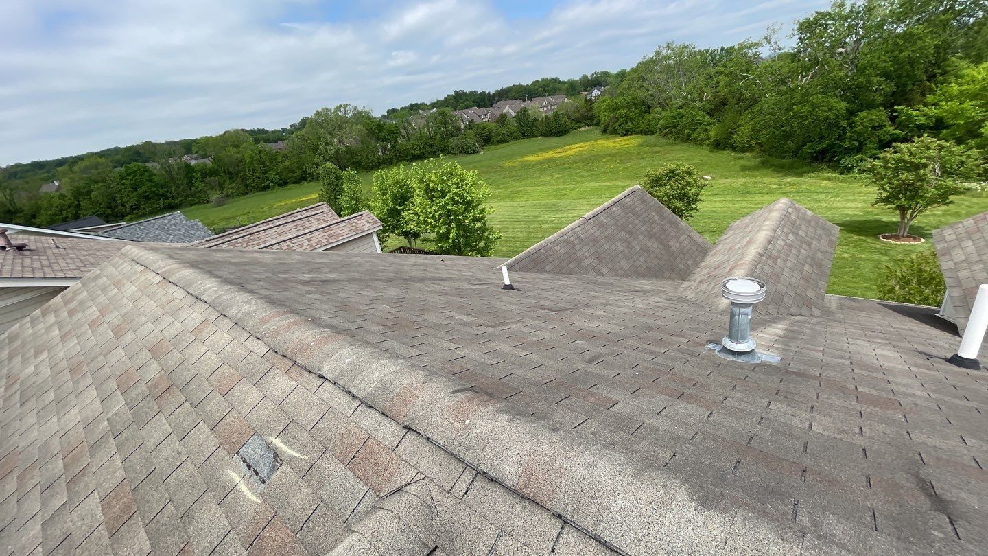 Residential Roofing Installation using Owens Corning Oakridge Roofing System by Undersun Roofing 