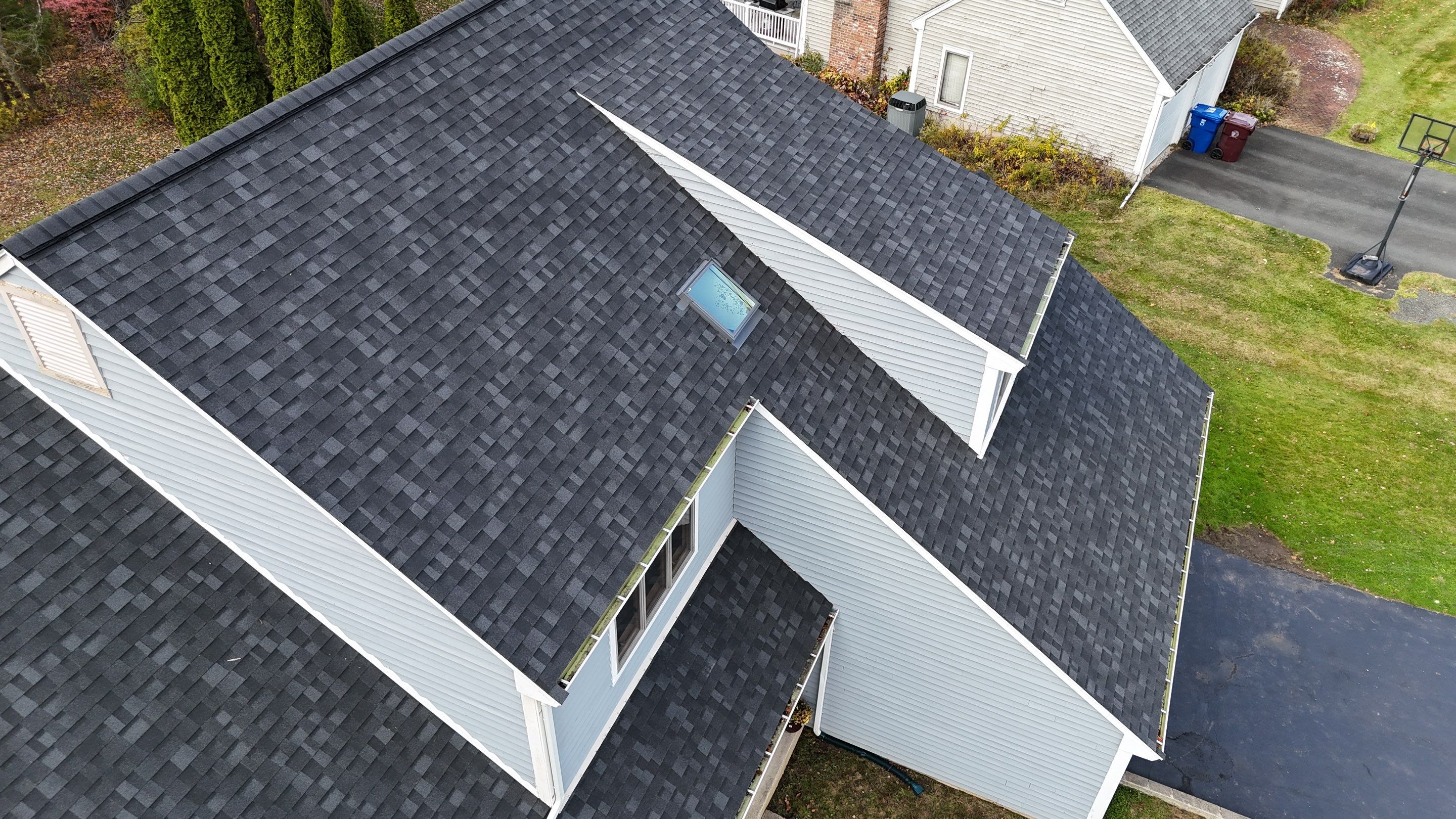Owens Corning Duration: Onyx Black in Farmington, Connecticut by Golden Shield Roofing