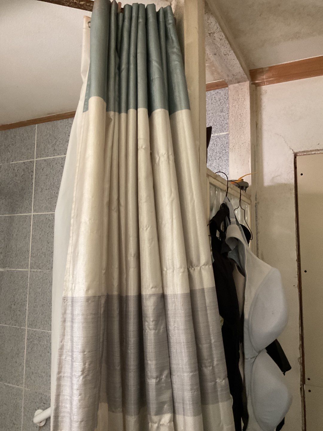 Corner tub to large shower by The Shower Company