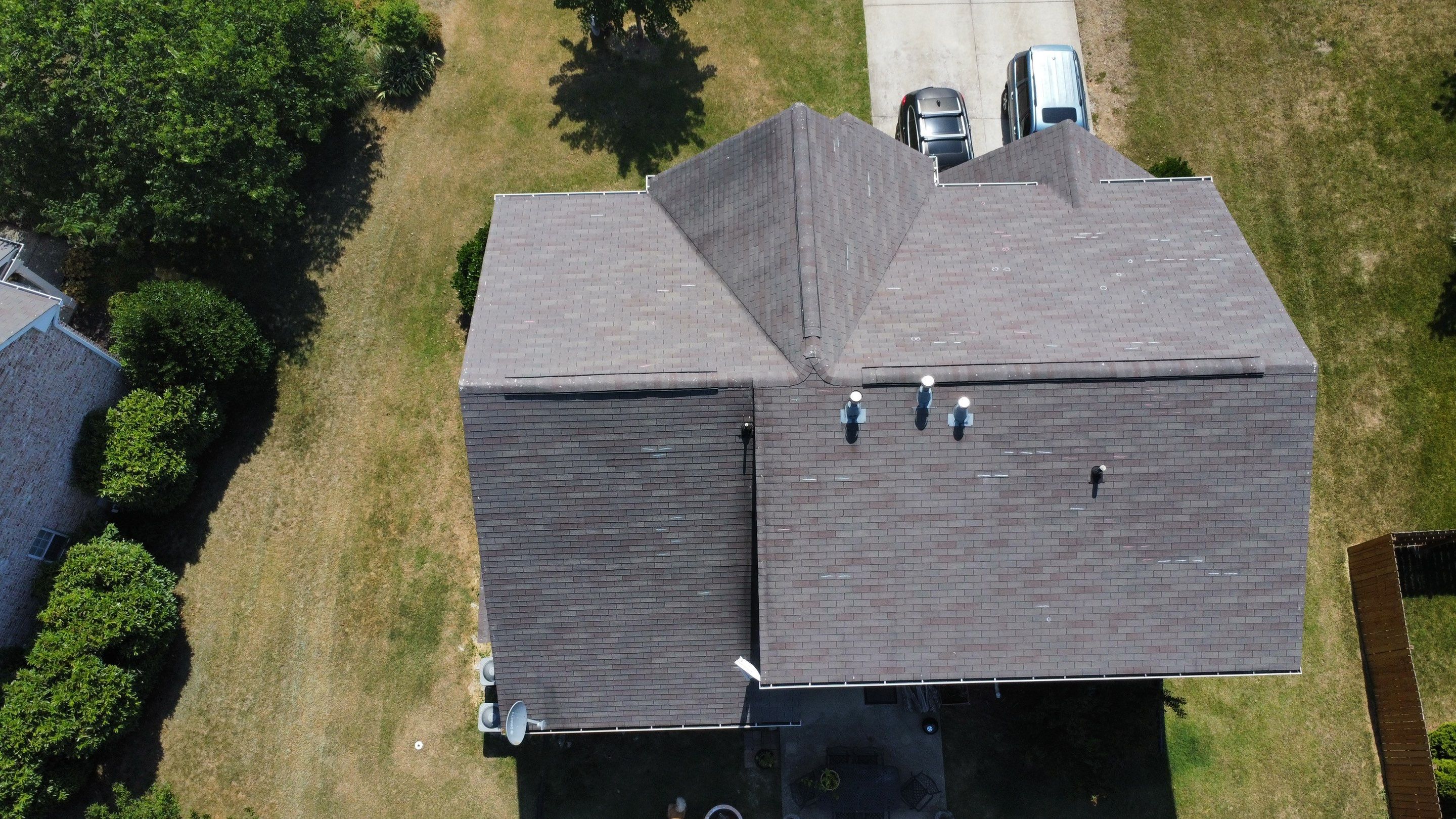 Residential Roofing Installation using Owens Corning Oakridge Roofing System by Undersun Roofing 