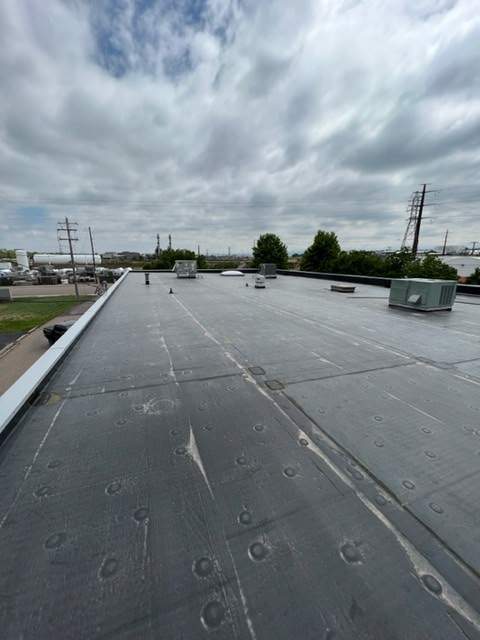 Commercial Roofing Installation using MuleHide EPDM .60 - BLACK by A to Z Roofing