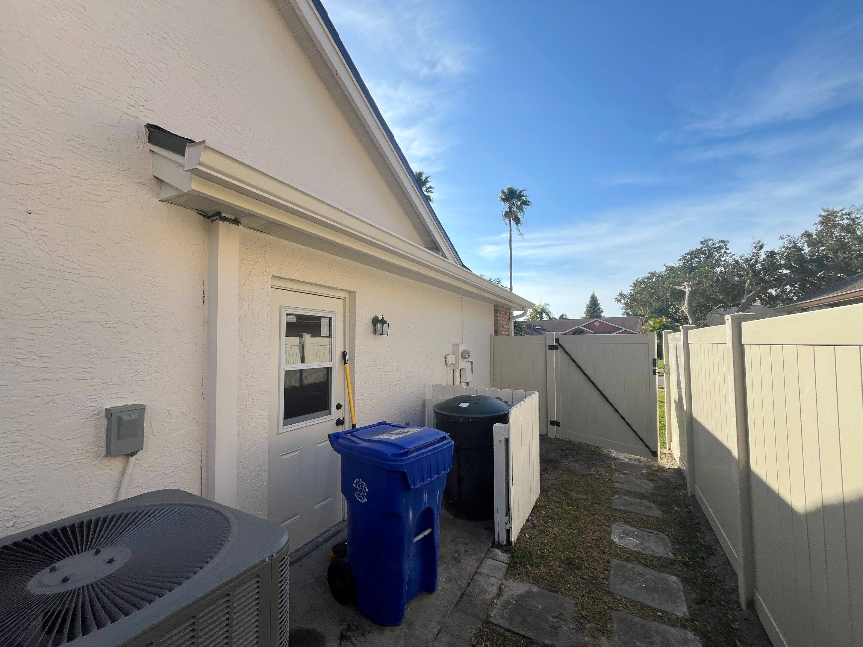 6 Inch Seamless Gutters using K-Style Seamless Gutters in Palm Harbor FL by Gutter Professors