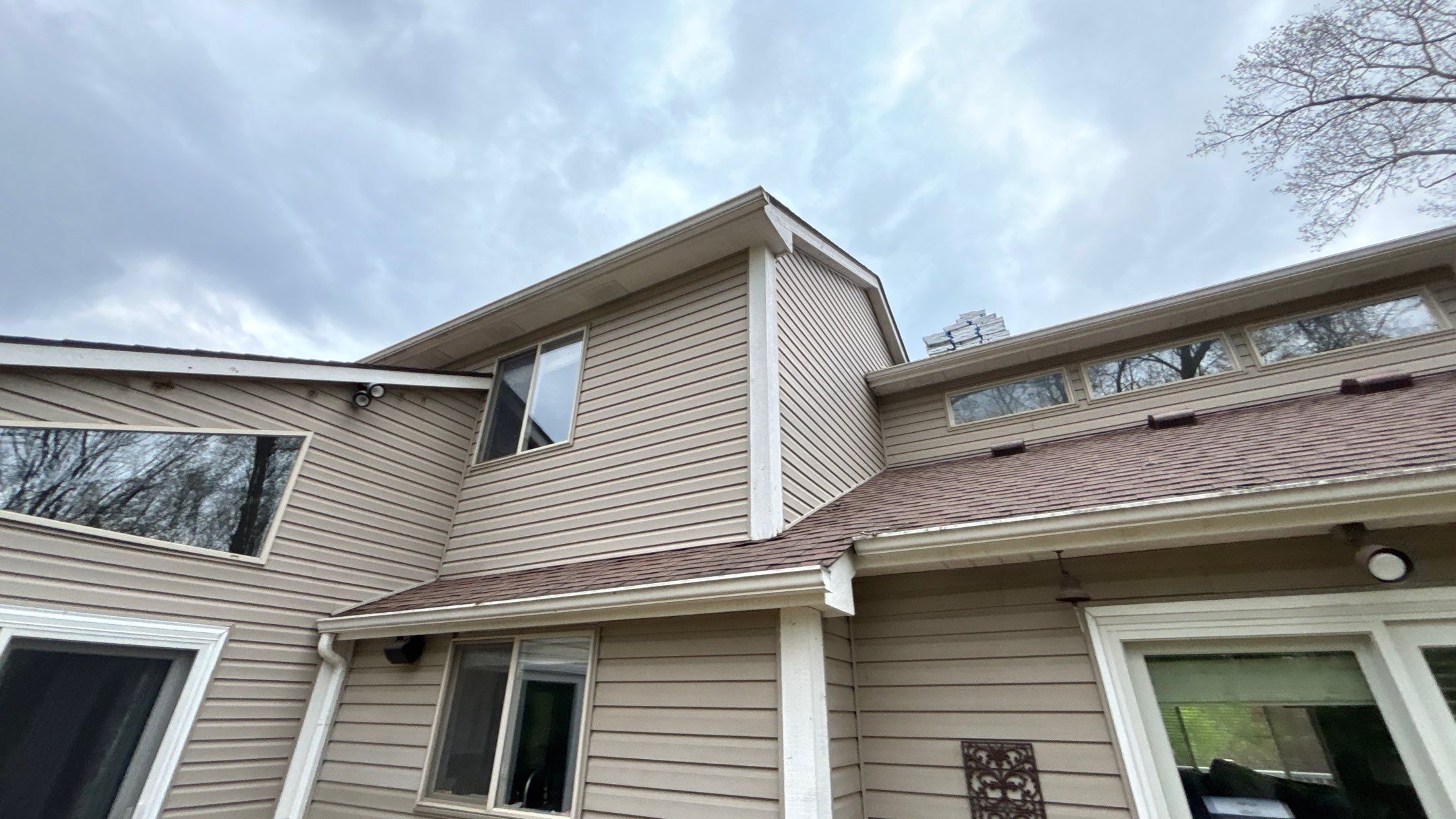 Roof Replacement using Malarkey Vista Brilliant Black by 180 Contractors