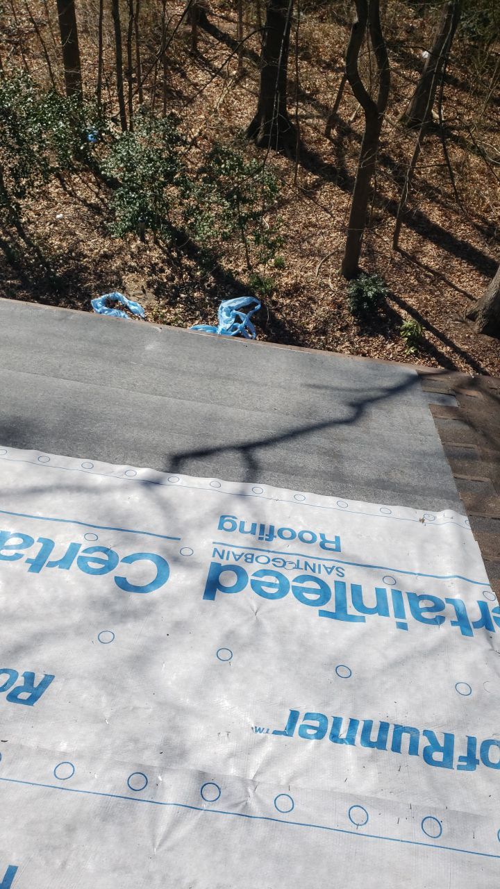 Reston CertainTeed Landmark Resawn Shake New Roof Installation & Siding/Trim Repairs by RM Banning, Inc.