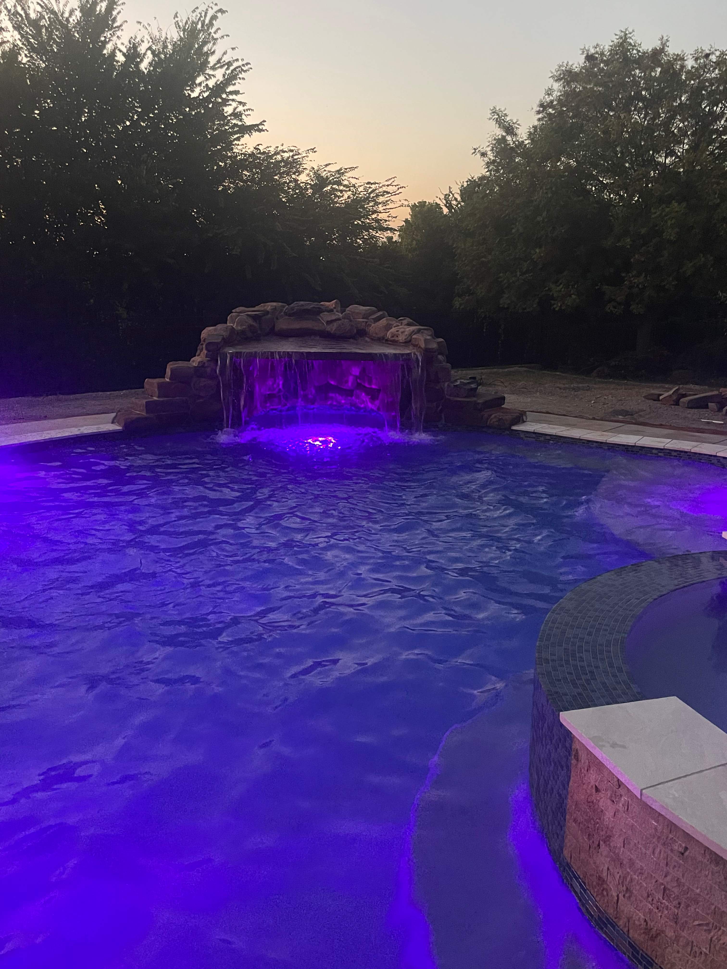 Large Freeform Resort-Style Pool by Pinnacle Pools and Spas - DFW