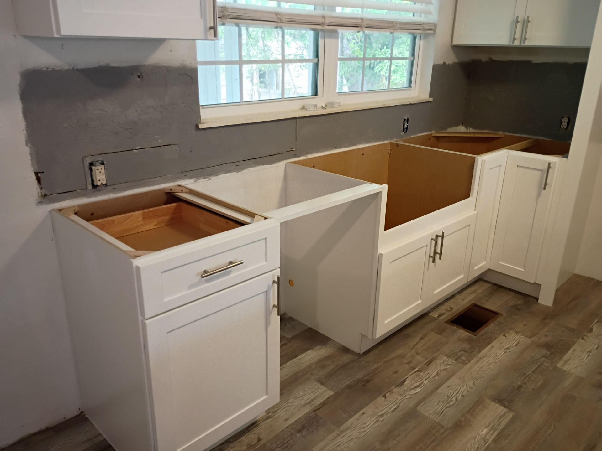 Rapid Cabinet Refitting: Turnkey Installation Completed in 48 Hours by Tibi Soli LLC
