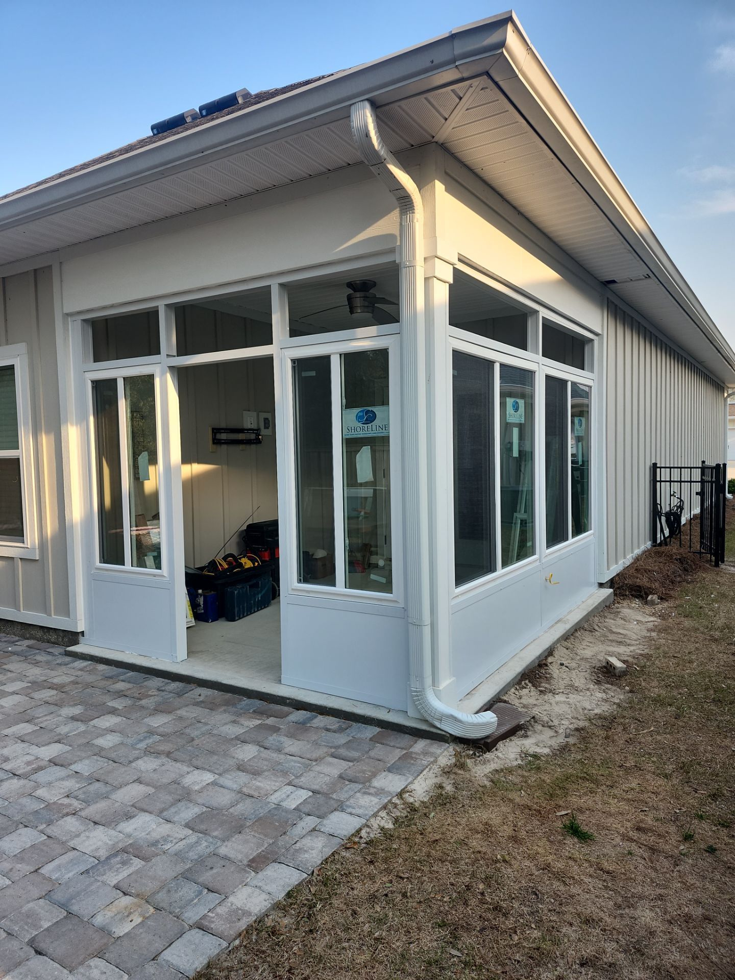 Glass Room using Colorbeam in Freeport by Titan Sunrooms