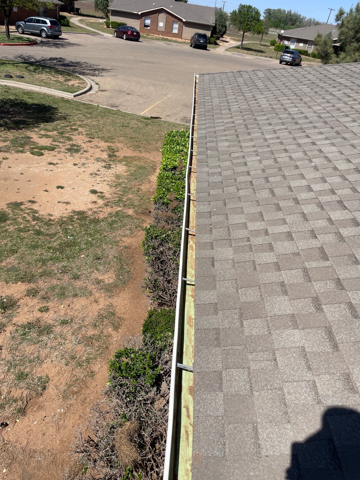 Commercial gutter cleaning Amarillo	TX after photo with clean gutters