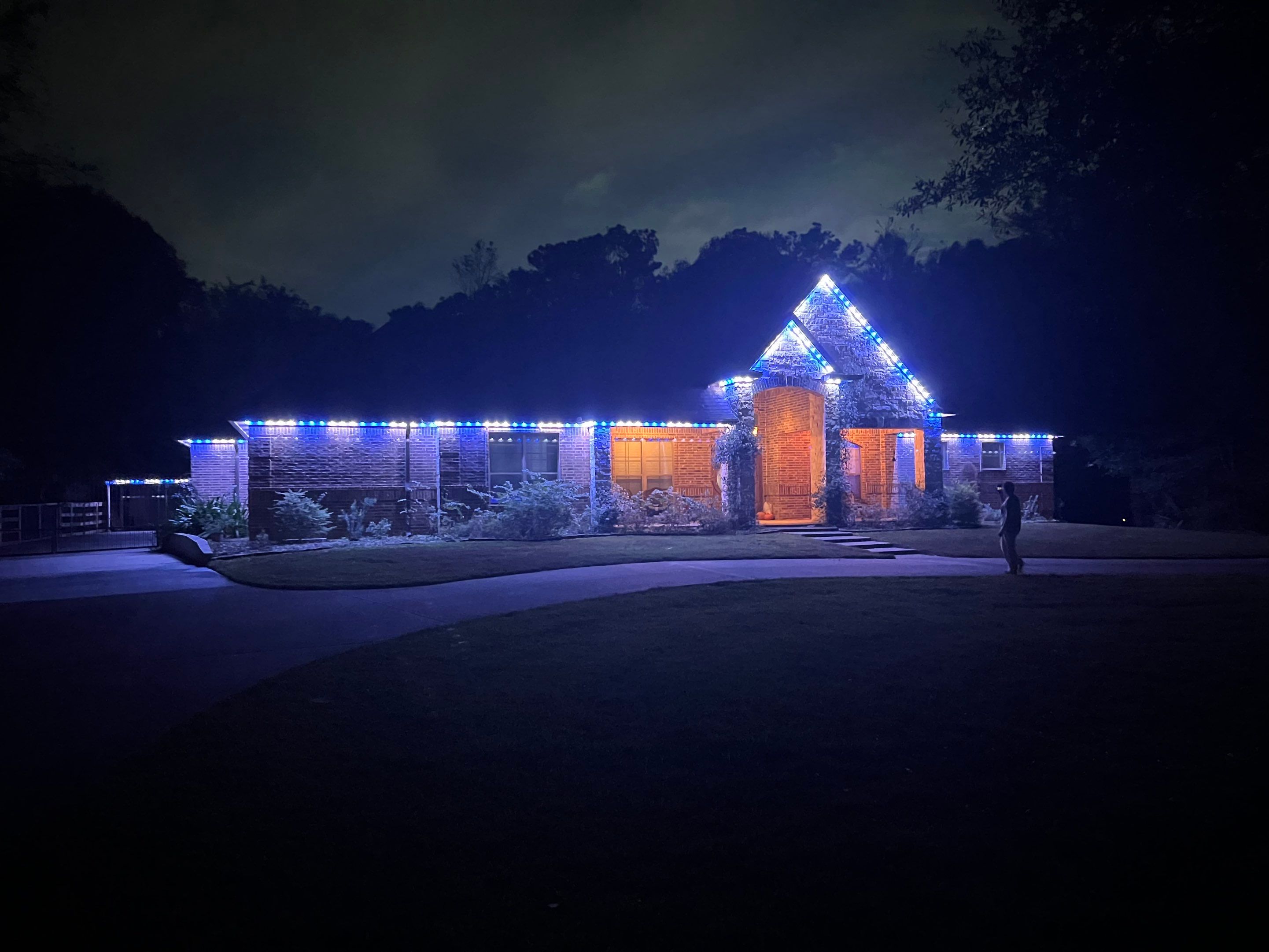 440' Oelo Permanent Holiday Lights by Sirius Roofing