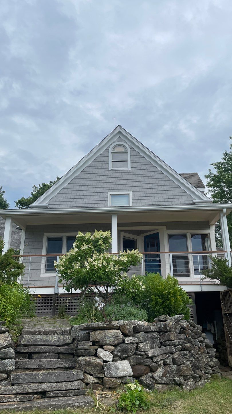 Project in Rockport by NORTH ATLANTIC PAINTING COMPANY 