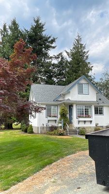 Residential Roofing Installation using OC Oakridge shingles