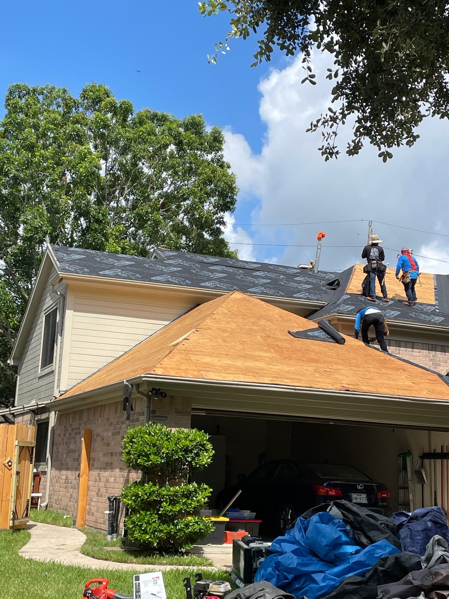 Residential Roofing Installation using Owen's Corning Duration (Lifetime) Shingles by Roof Repair Company