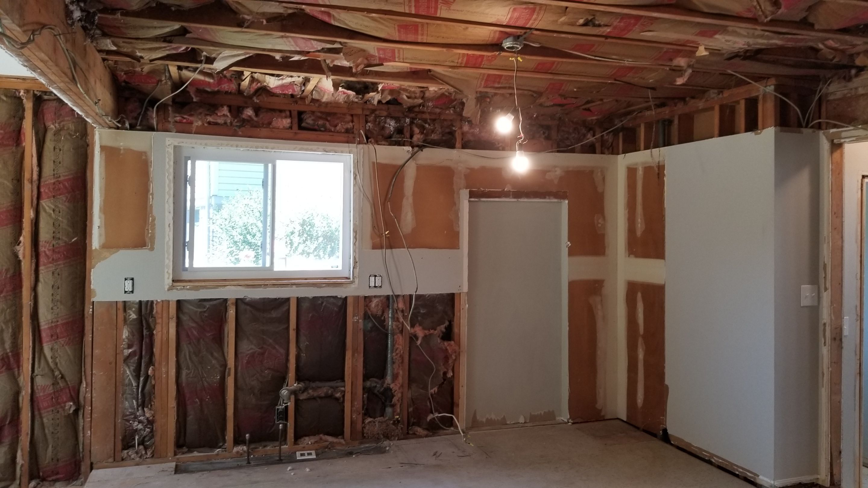 Complete kitchen bathroom and family room in Livonia, MI by Northwest Construction 