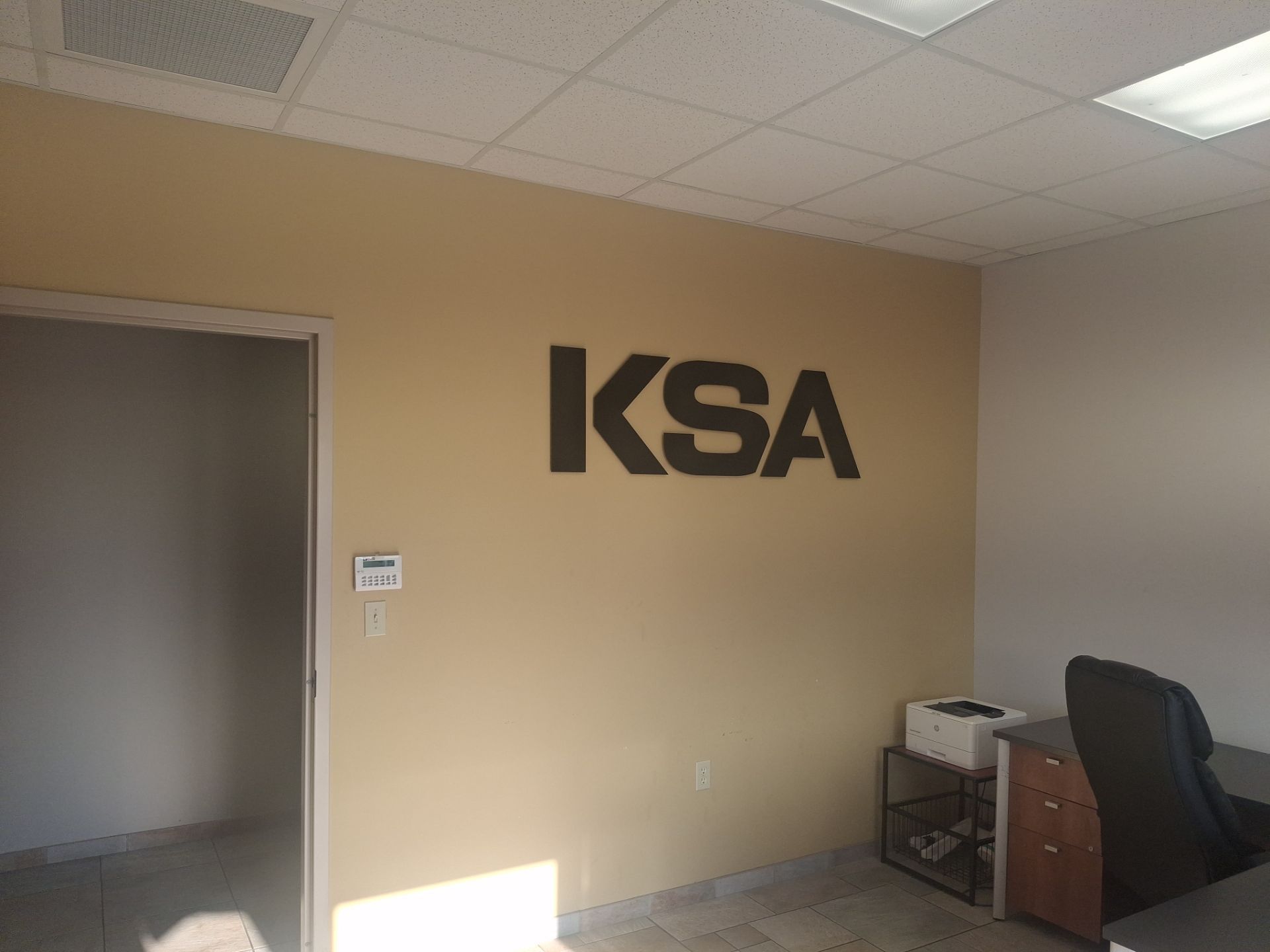 From Dated to Dramatic: A Tyler, Texas Accent Wall Transformation by Quality Coats Painting