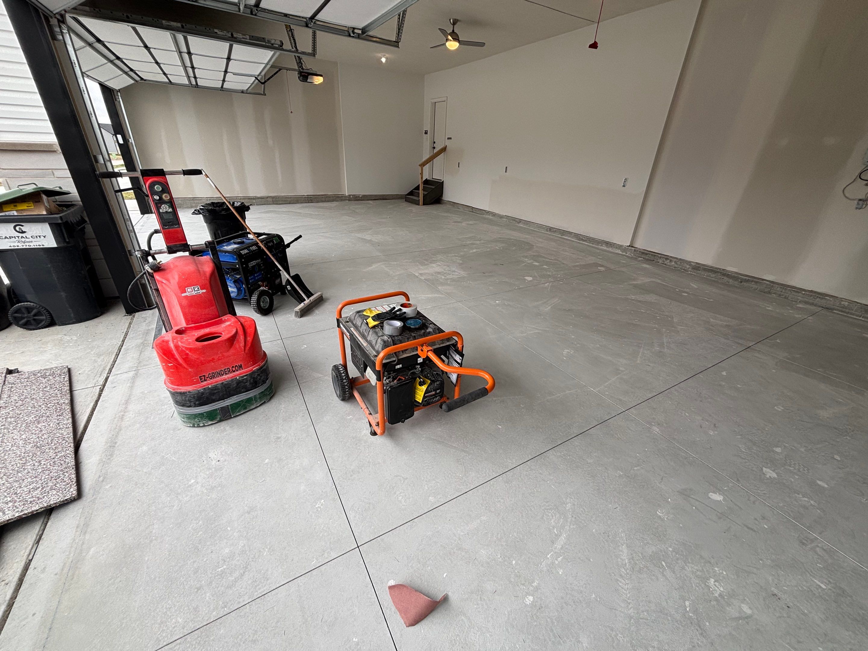 4 Stall Garage - Wombat Flake by Goat Coatings