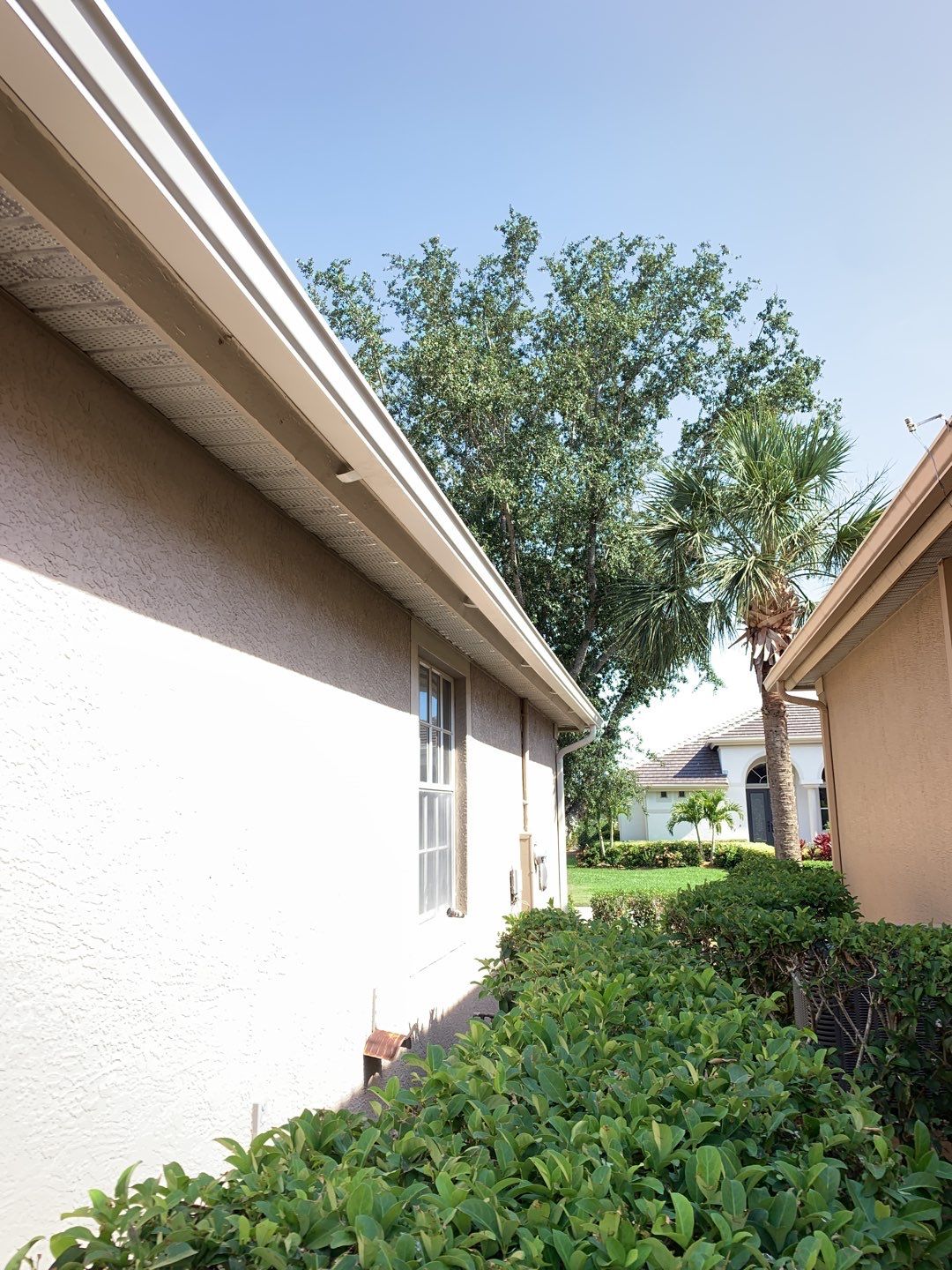 6-Inch Seamless Gutters in Fort Myers FL by Gutter Professor by Gutter Professors