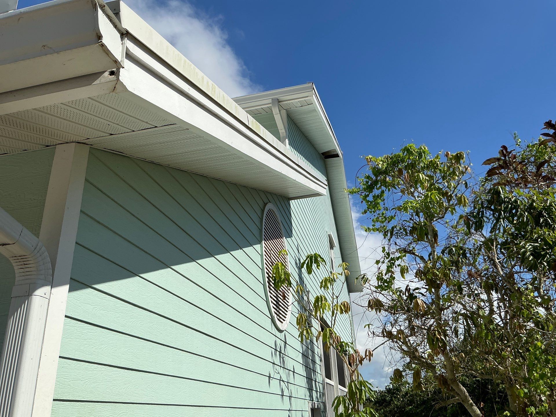 6-Inch Seamless Gutters in Siesta Key FL by Gutter Professor by Gutter Professors