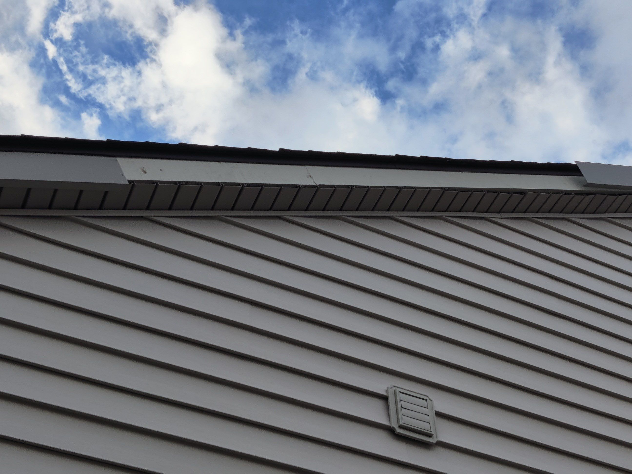 Siding Replacement using CertainTeed Restoration Classic D5 by 180 Contractors