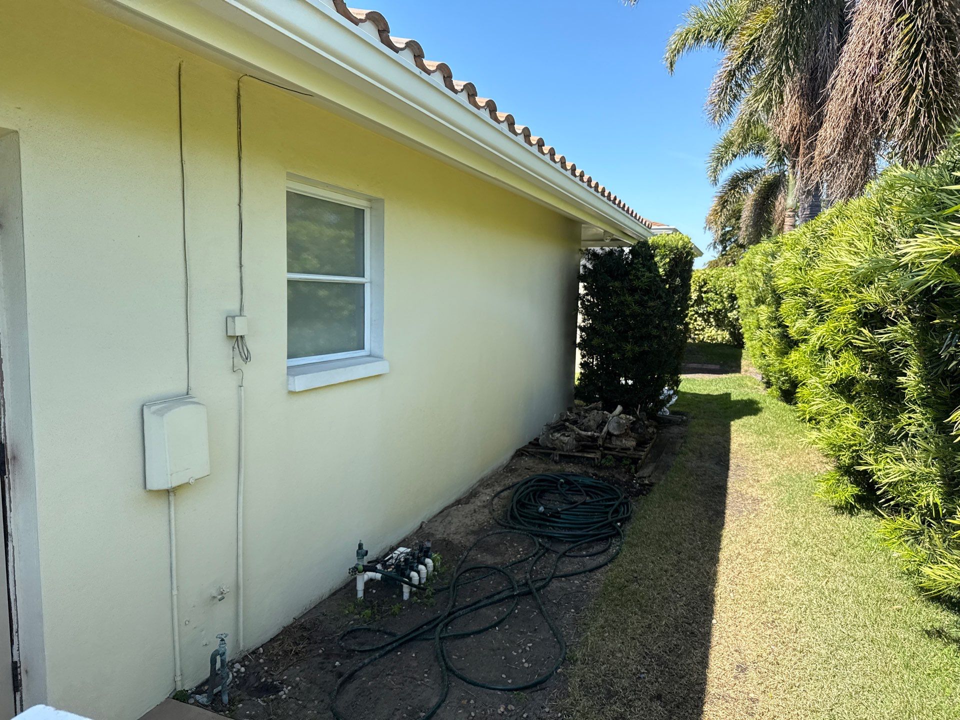 Concrete Tile Roof Cleaning in Village Green – Bradenton, FL | No Walking on Tiles! by Sunshine AquaWash