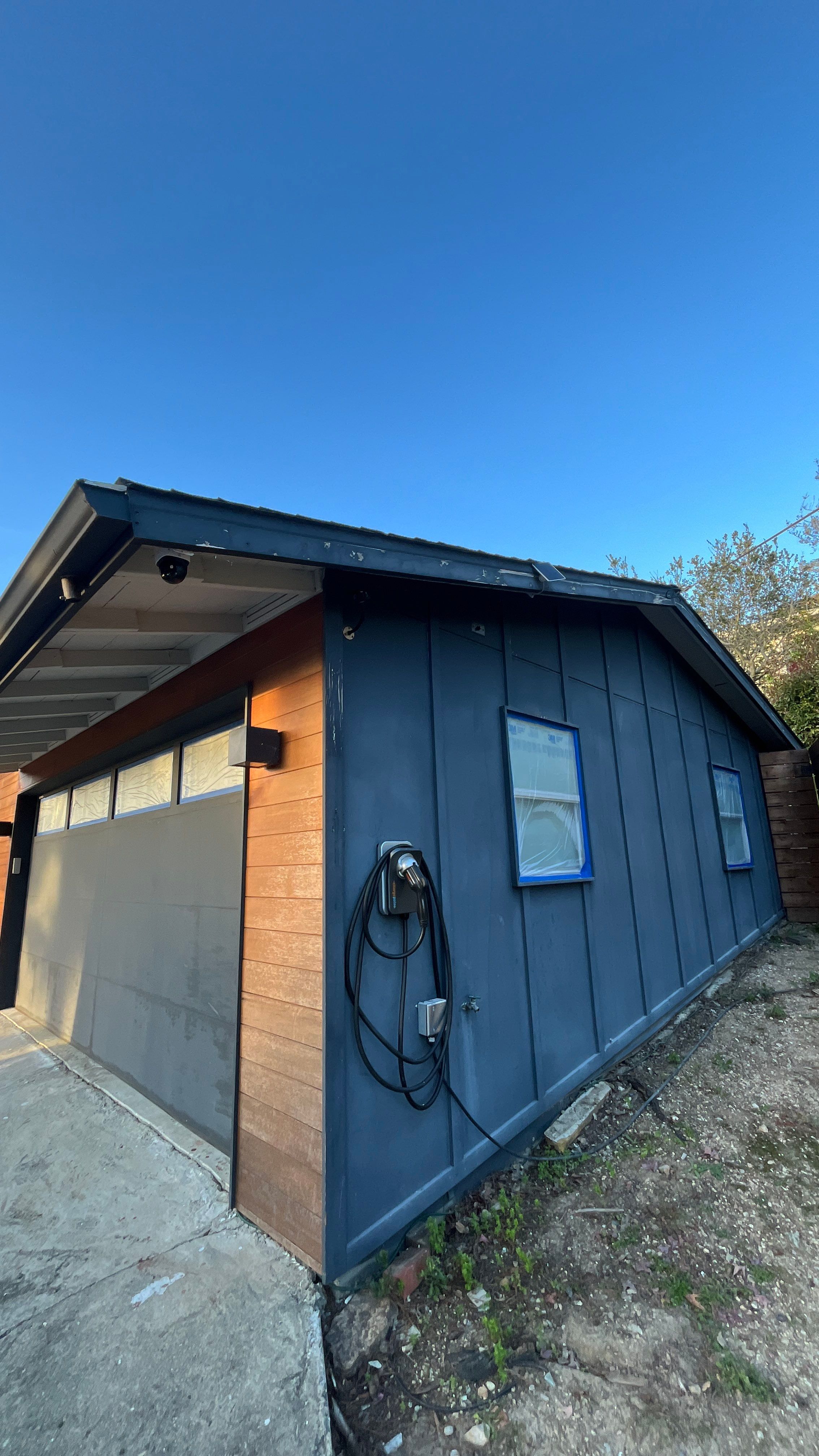 modern painting Exterior modern painting by Herrera’s Bay Area Painting inc.