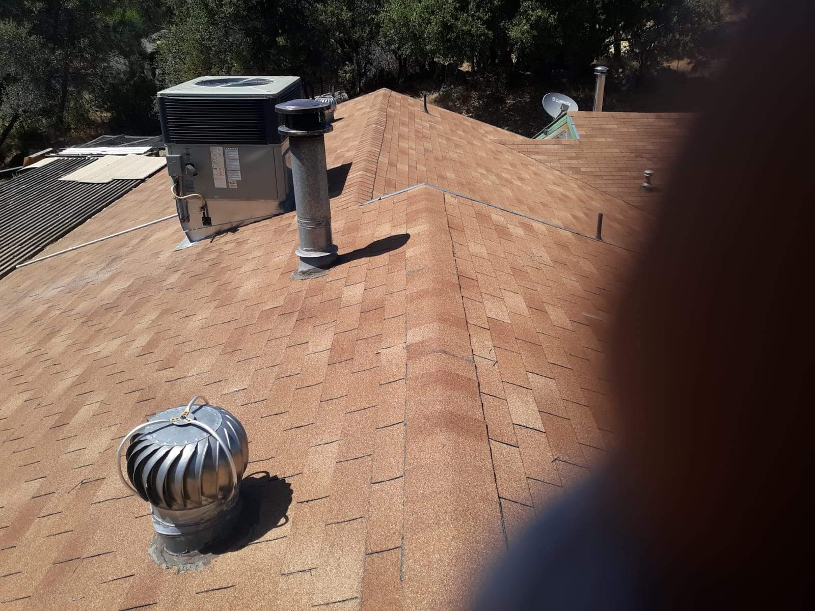 Metal roofing installation using Standing seam metal roofing system by Straight Edge Roofing Inc