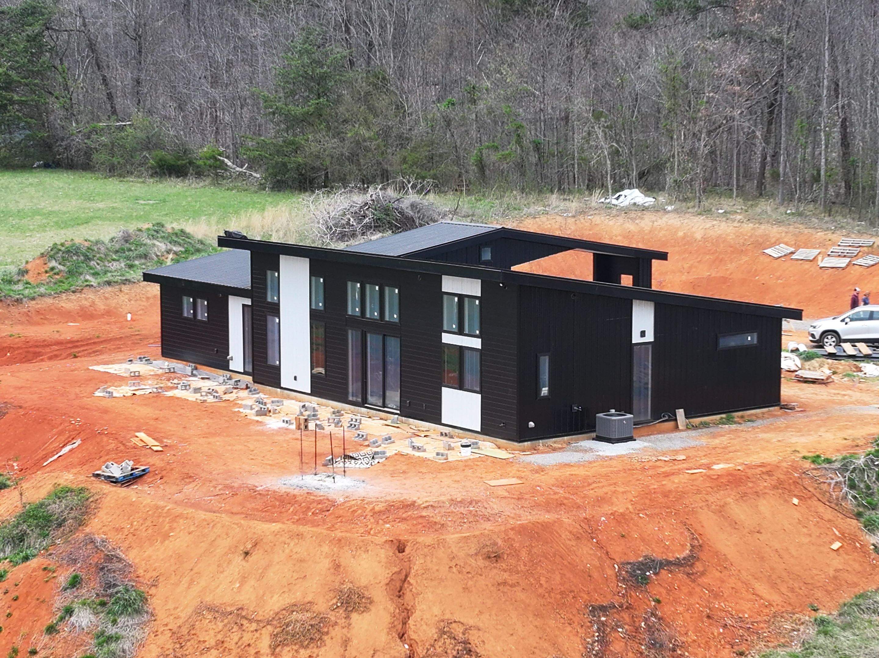 Titus Sr. Residence by Omnia Roofing