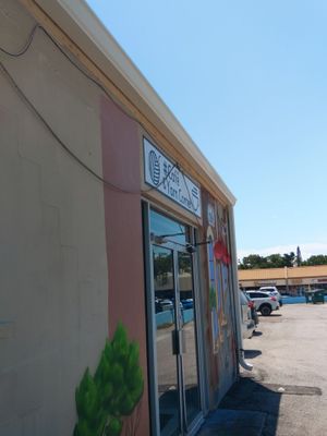 Commercial Gutters using 6 Inch Seamless Gutters in Sarasota FL