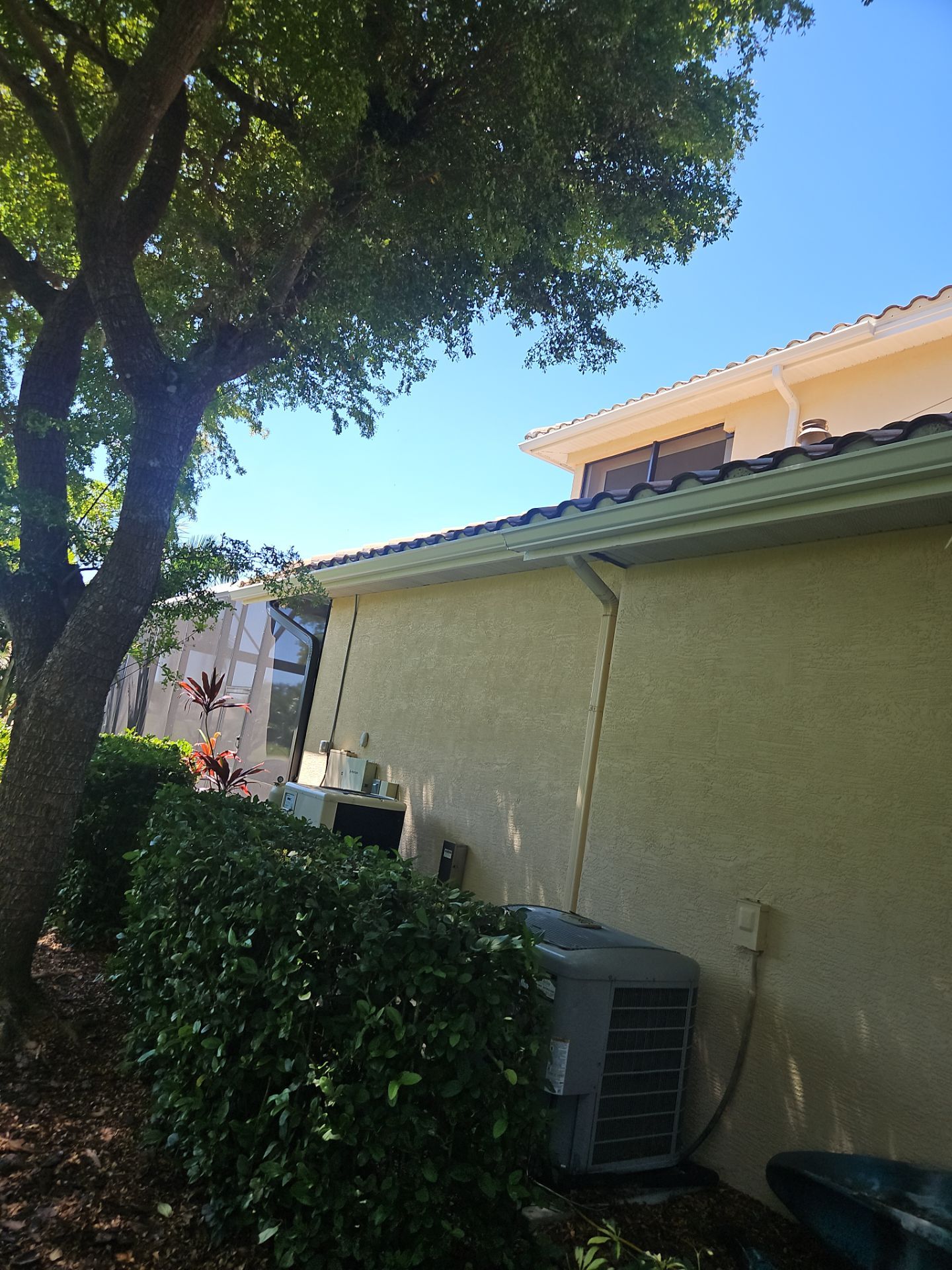 Replace gutter using K-Style Seamless Gutters & Downspouts in Lakewood Ranch, FL  by Gutter Professors