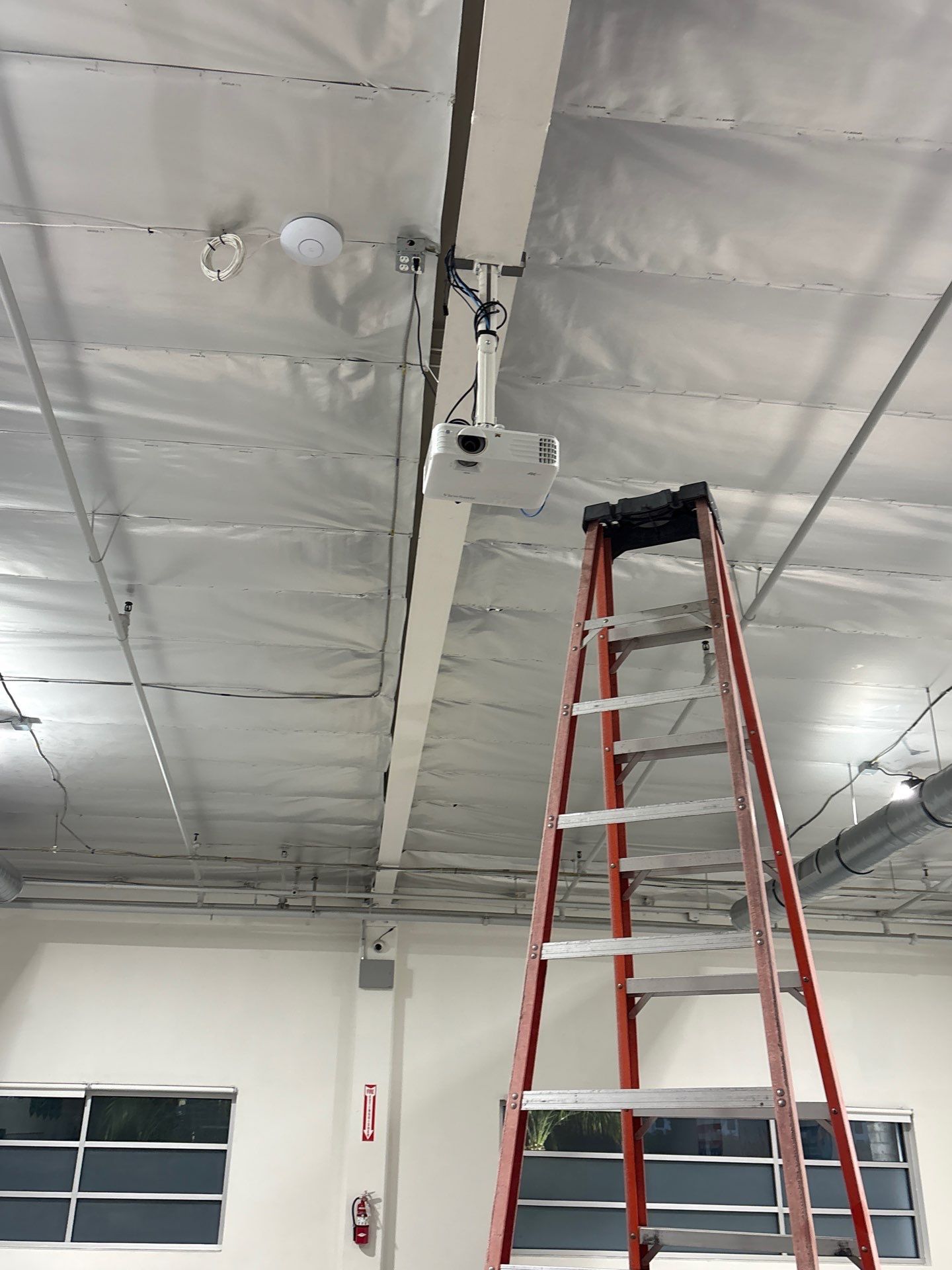 Training Room Projector and Audiovisual Installation in Los Angeles by Ring and Ping Inc.