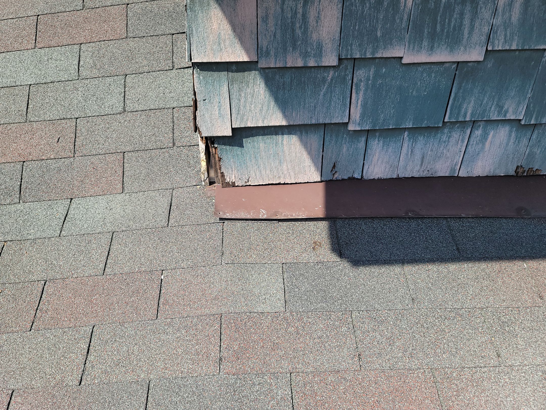 ATLAS PINNACLE COLOR: BURNT HICKORY DRIP EDGE: WHITE by Eagle Eye Roofing