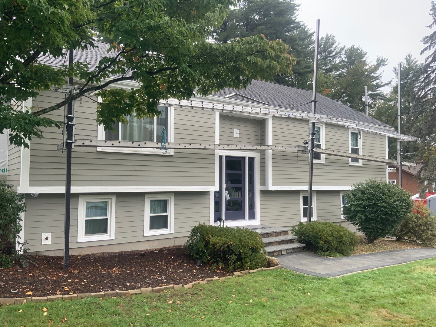 Premium James Hardie Fiber Cement Siding Installation by UBrothers Construction