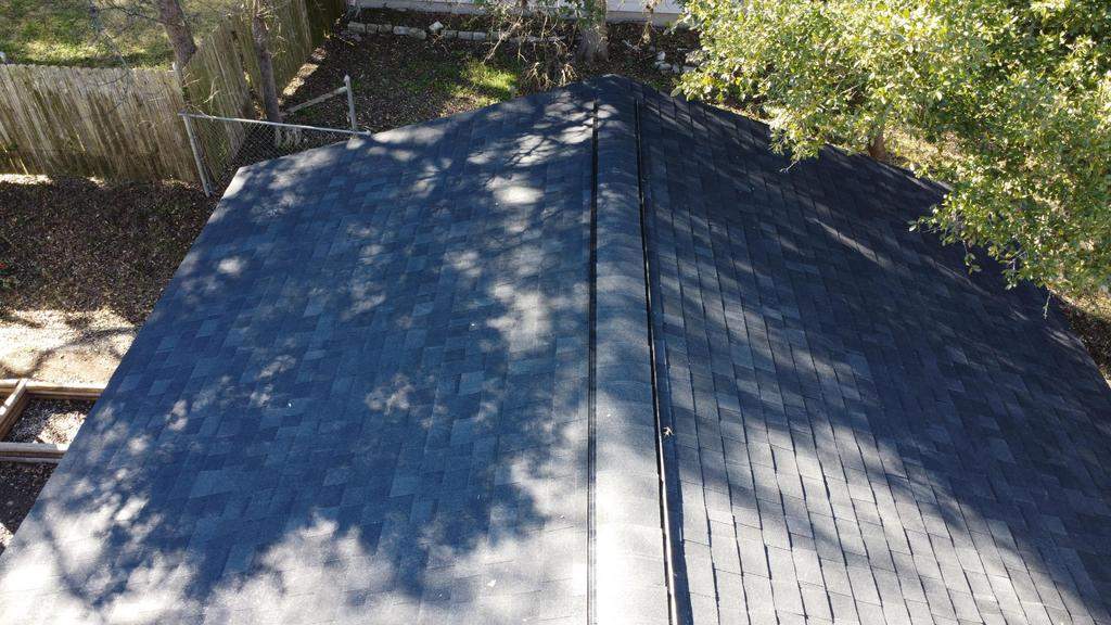 Onyx Black - Owens Corning TruDefinition Oakridge by RoofsOnly.com