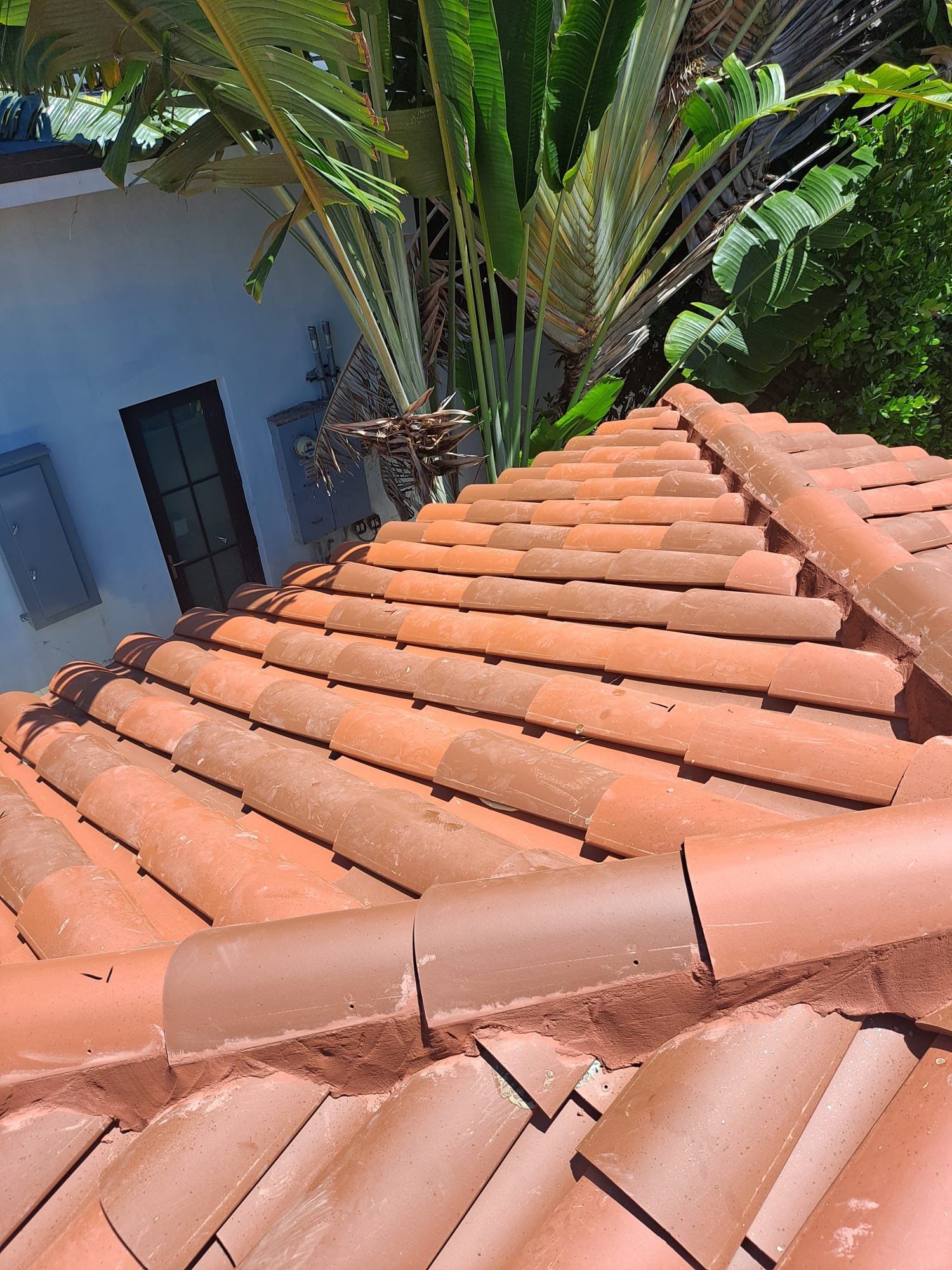 Verea Barrel - Red and Ohio Red Color by Istueta Roofing