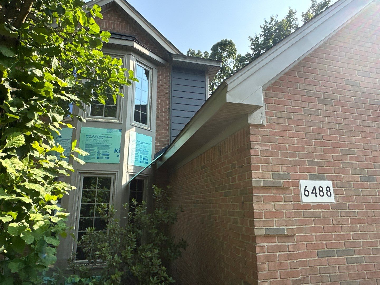 Roof Replacement using Owens Corning Peppercorn and Siding Replacement using Ascend Charcoal Smoke by 180 Contractors