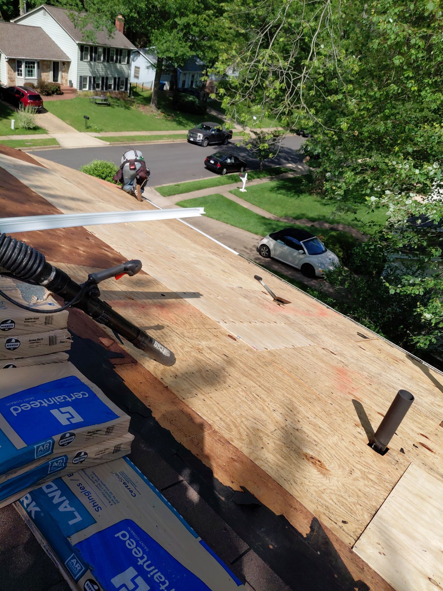 West Springfield: Residential Roof Replacement with CertainTeed Landmark in Heather Blend by RM Banning, Inc.