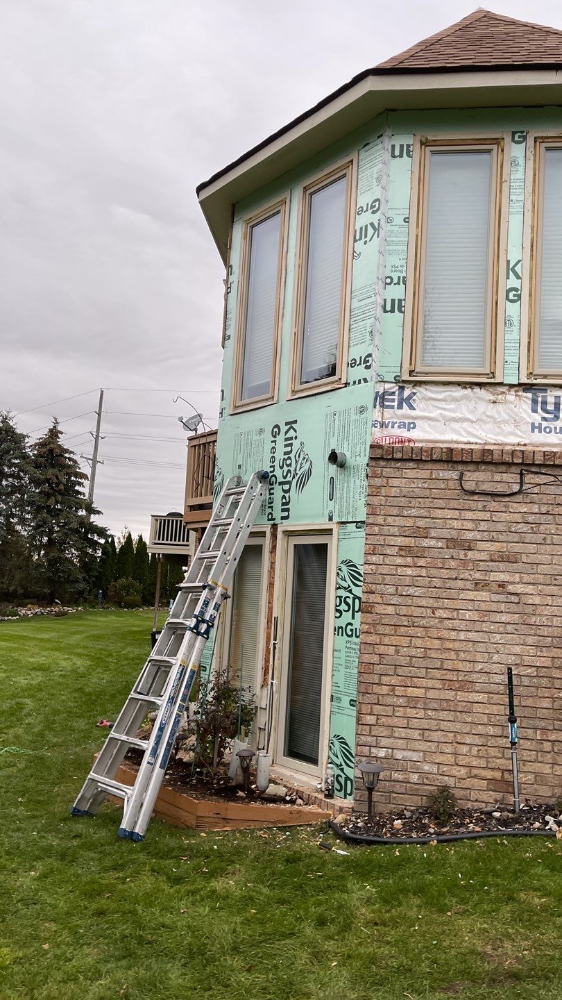 Siding Replacement using CertainTeed Restoration Classic D5 by 180 Contractors
