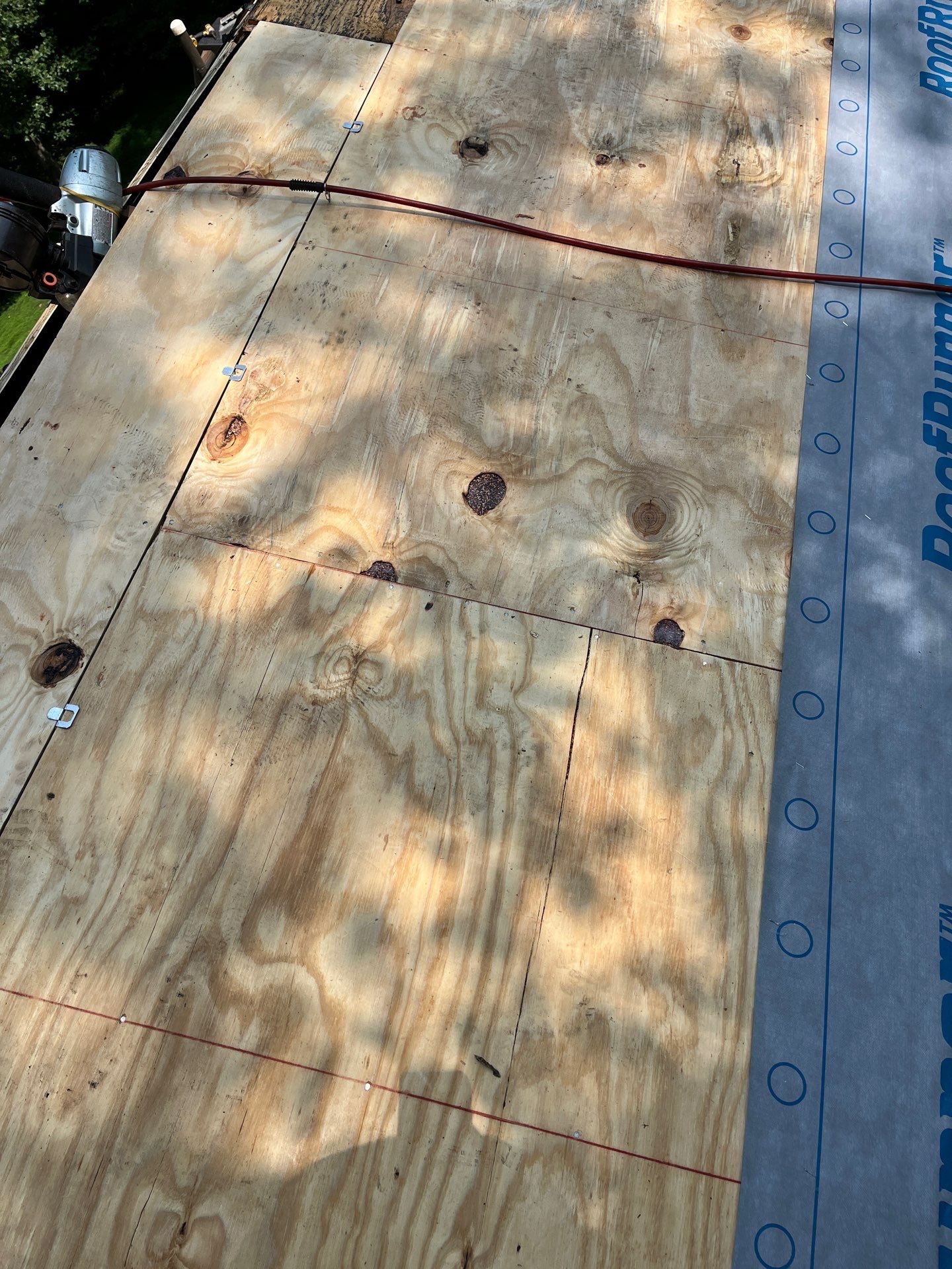 Oakton: Residential Roof Replacement with CertainTeed Landmark Designer Shingles in Pewter by RM Banning, Inc.