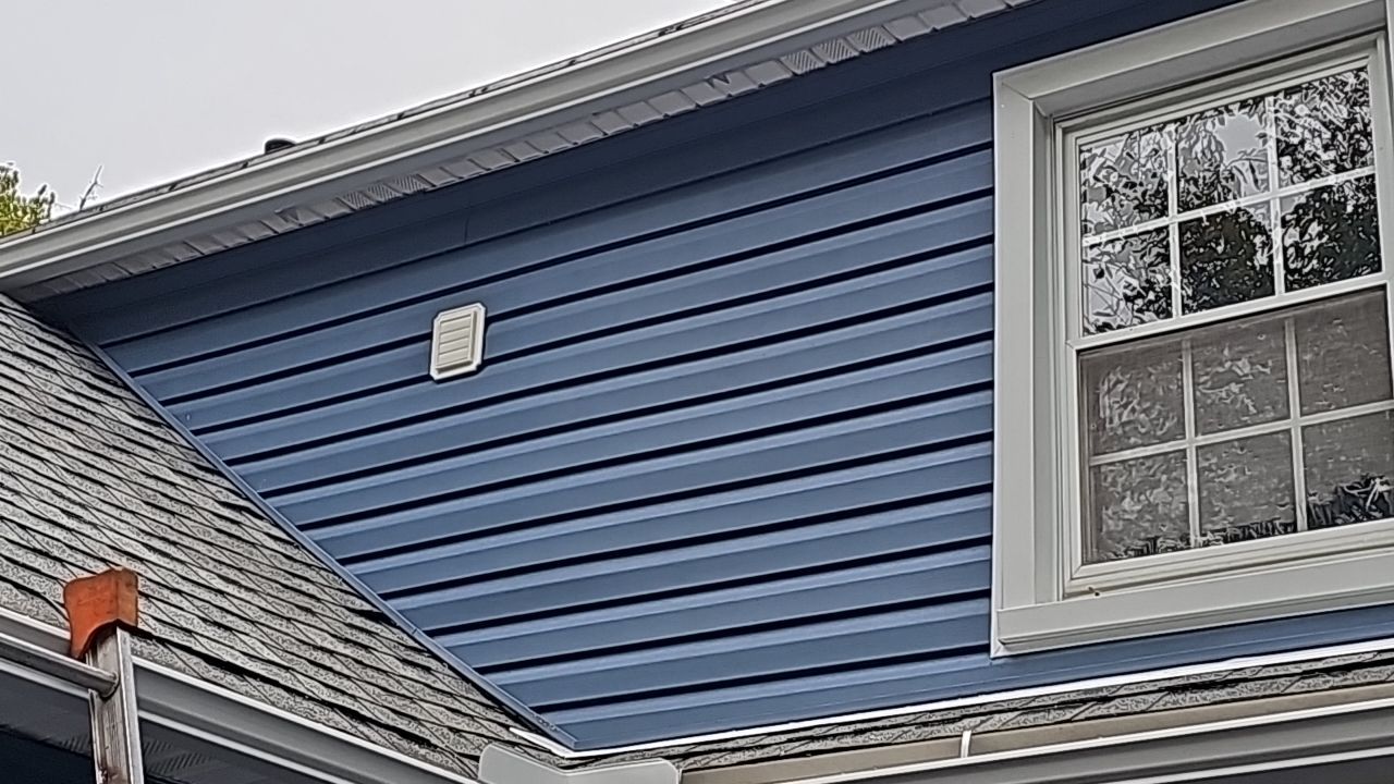 Norandex Cedar Knolls, Color: Jamestown Blue by Eagle Eye Roofing