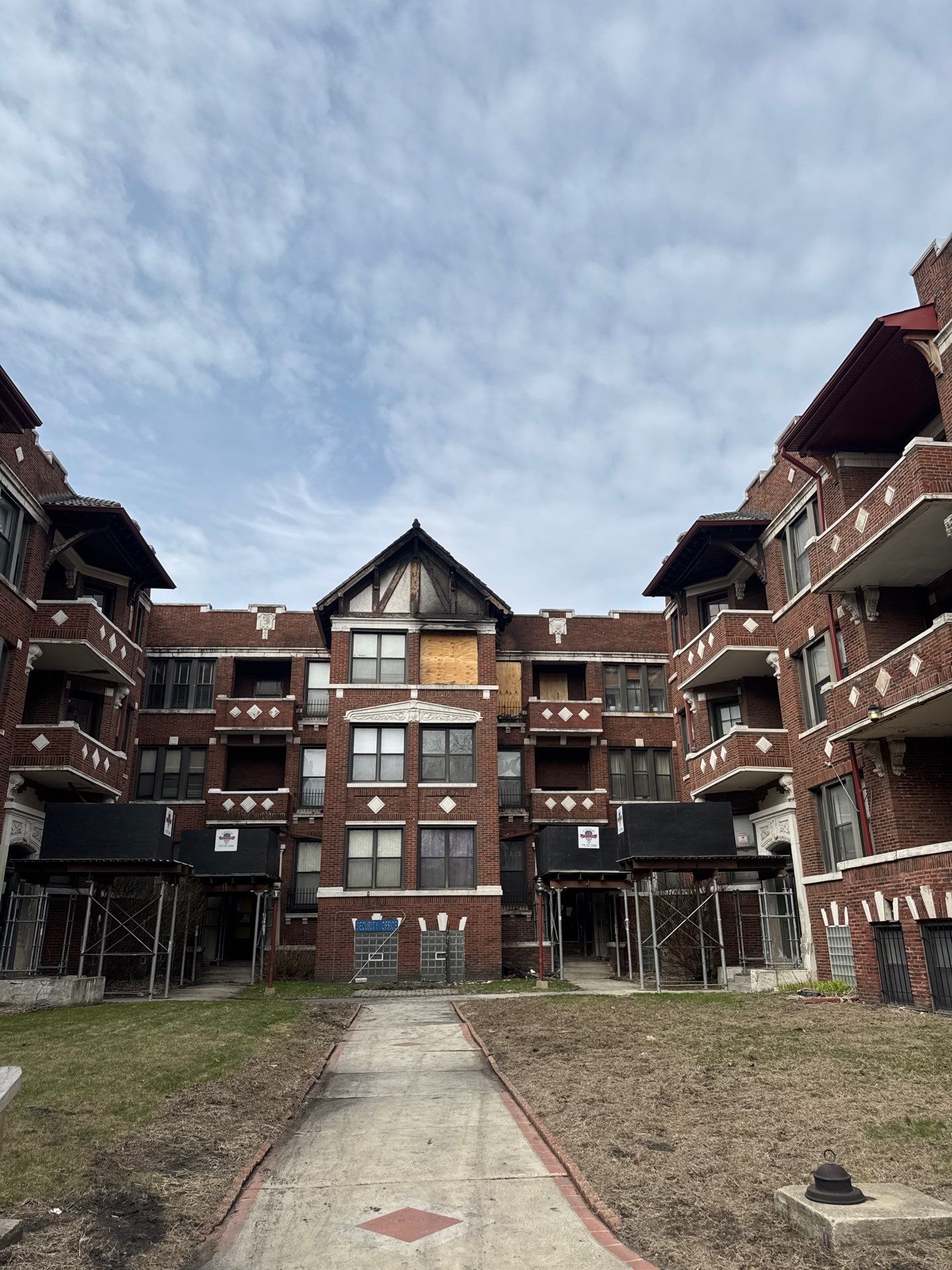 Multi-Unit Fire Damage Mitigation and Structural Drying in Chicago by Chicagoland Water Medics