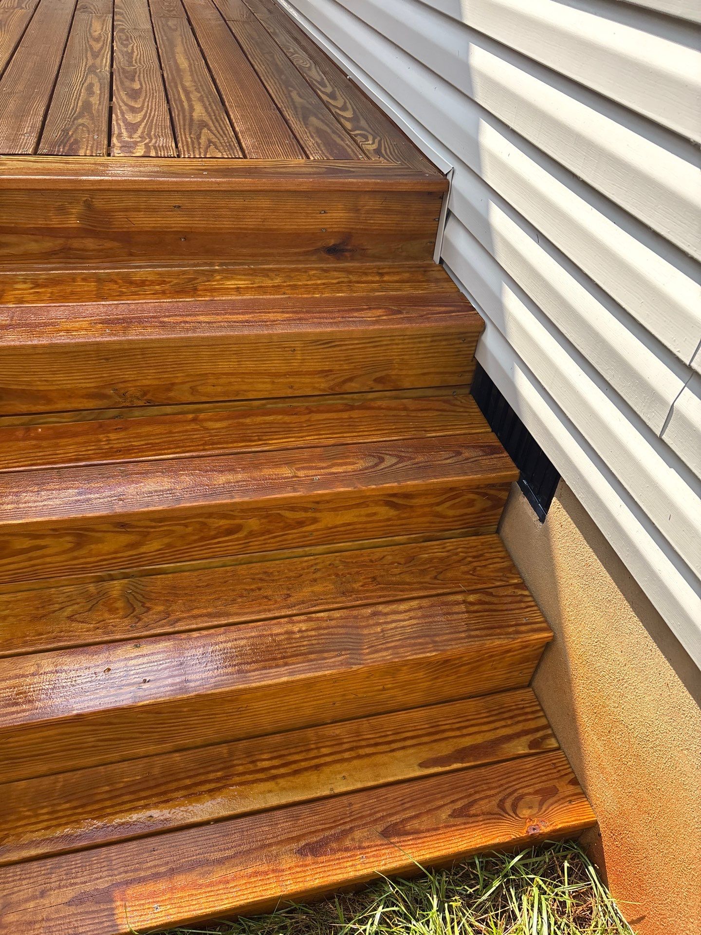Wood Deck using Wood Sealant by DuraSeal