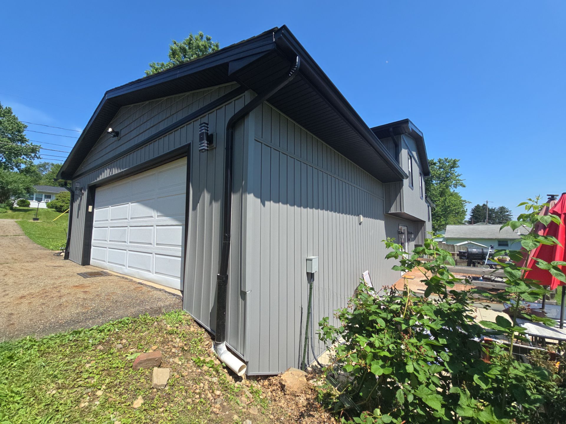 Lori & Darren Burrows by Silver Leaf Contracting 