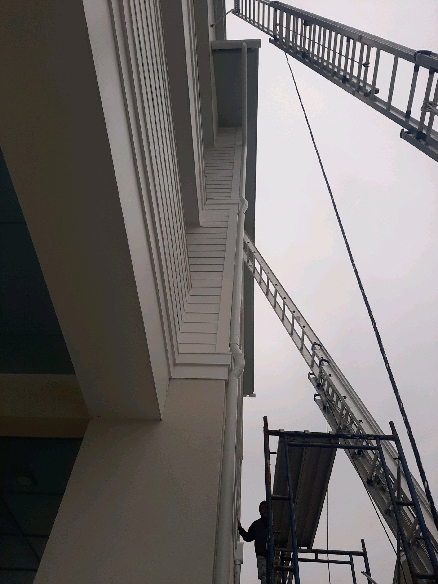 Gutter Installation Using 6 Inch Seamless Aluminum Gutters by Gutter Professors