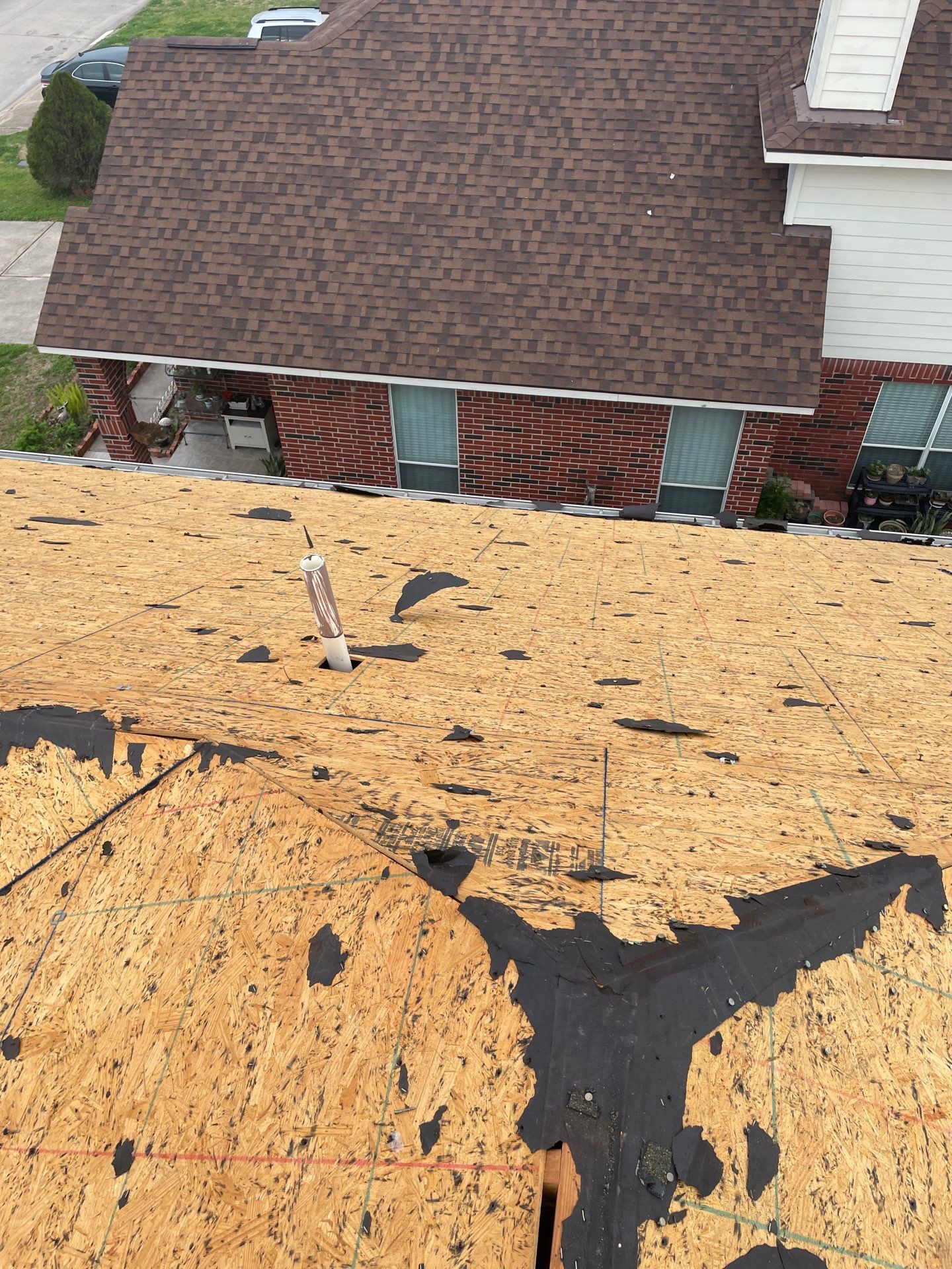 Residential Roofing Installation using Owen's Corning Duration (Lifetime) Shingles by Roof Repair Company